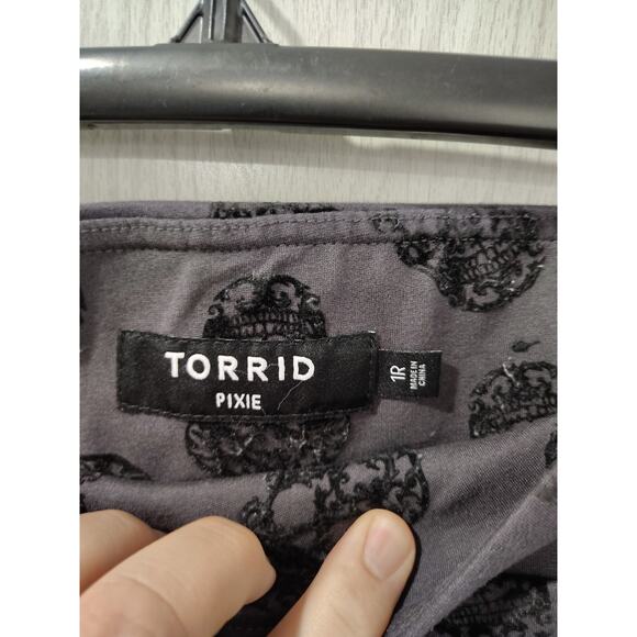 Torrid Pixie Black Flocked Skull Print Pants 1R Whimsigoth Festival Punk Goth - Picture 3 of 8